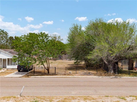 Vacant Land For Sale - 305 W Loeb Street<br/> Edinburg, TX 78541