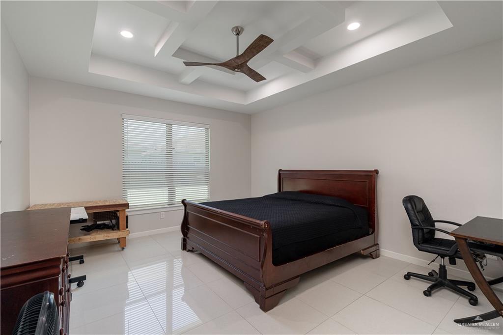 2017 Queens Avenue, McAllen, Texas image 11