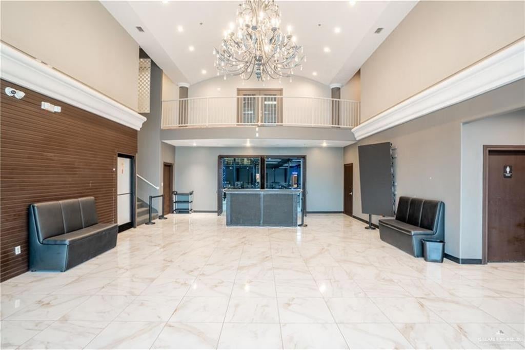 7500 W Expressway 83
