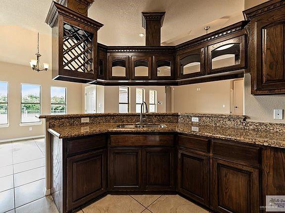 5940 Lourdes Boulevard, Brownsville, Texas image 4