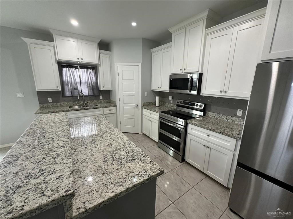 1076 W Gem Avenue, Raymondville, Texas image 14
