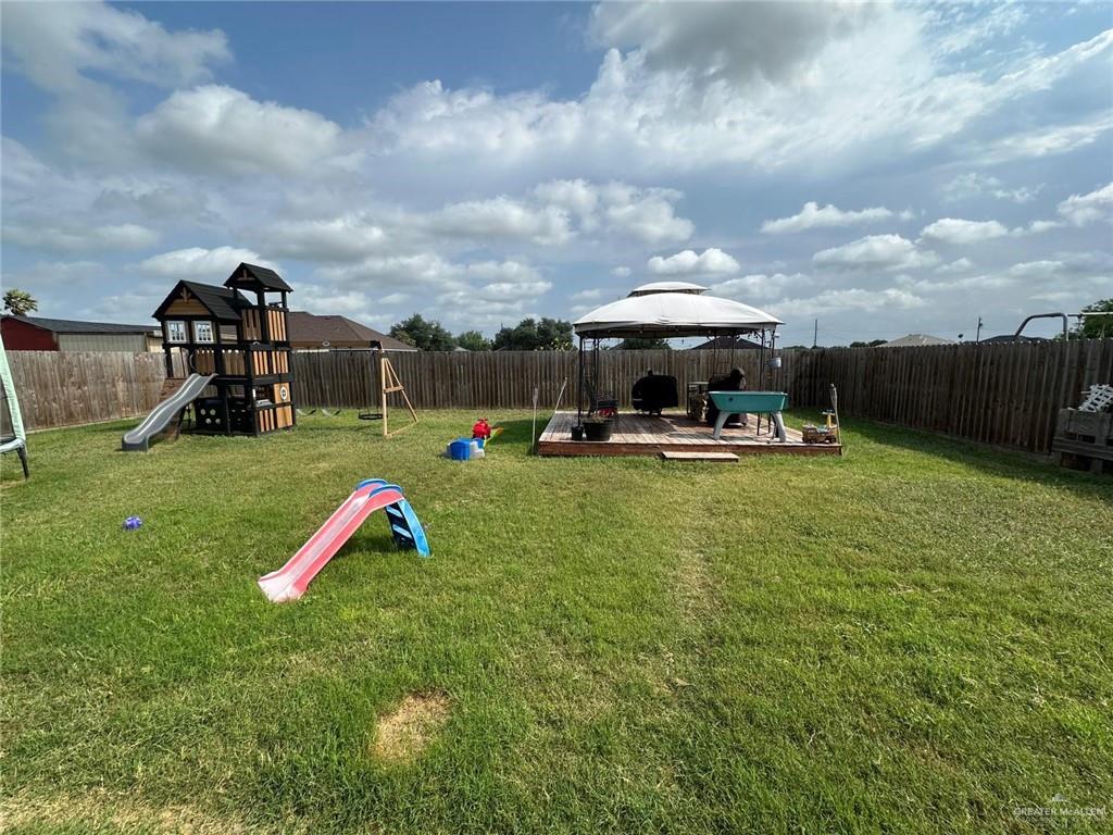 1076 W Gem Avenue, Raymondville, Texas image 19