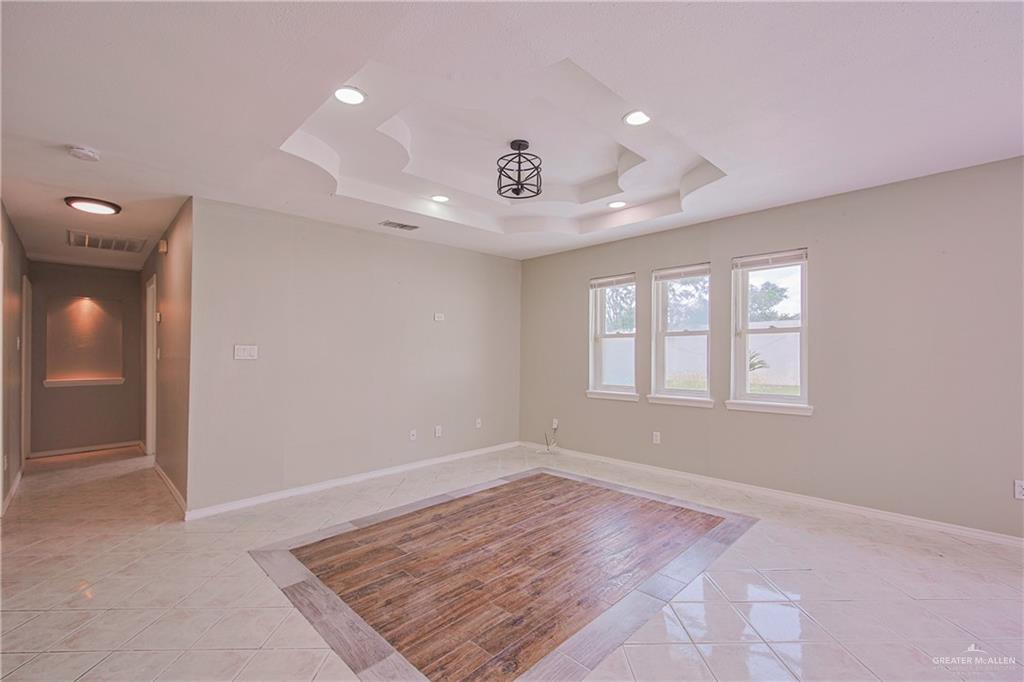 2723 Paseo Encantado Street, Mission, Texas image 8