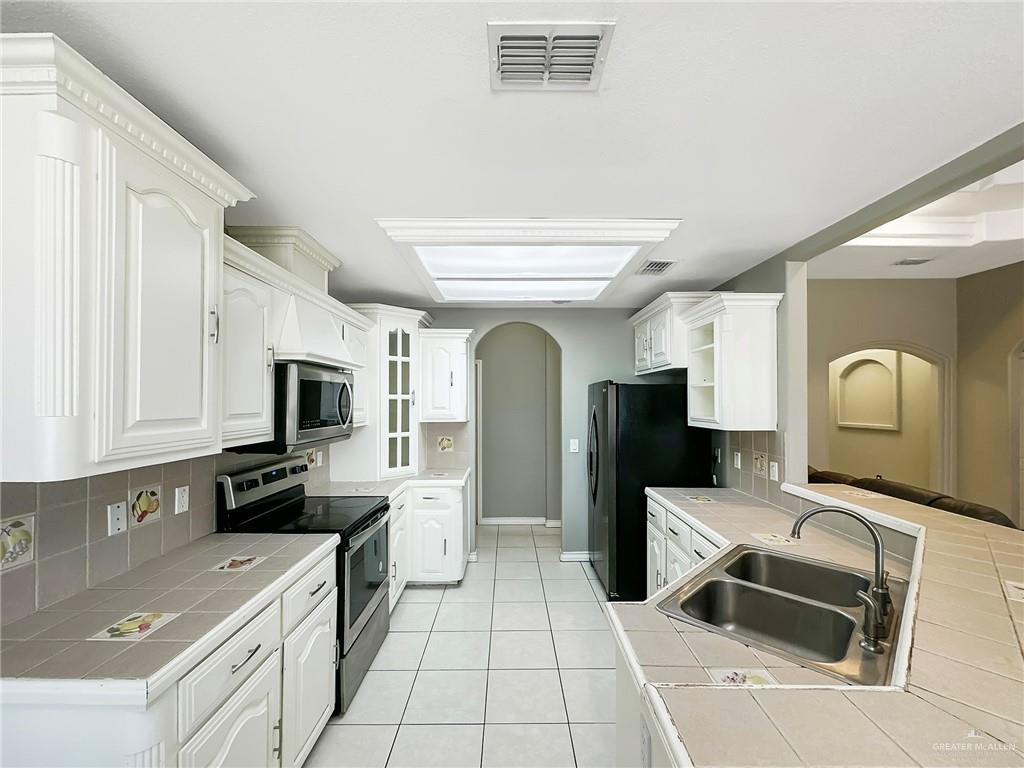 700 Via Cantera Drive, San Juan, Texas image 5