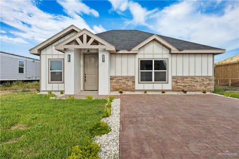 Homes For Sale - 2335 Via Roma Road<br/> Hidalgo County, Weslaco, TX 78596