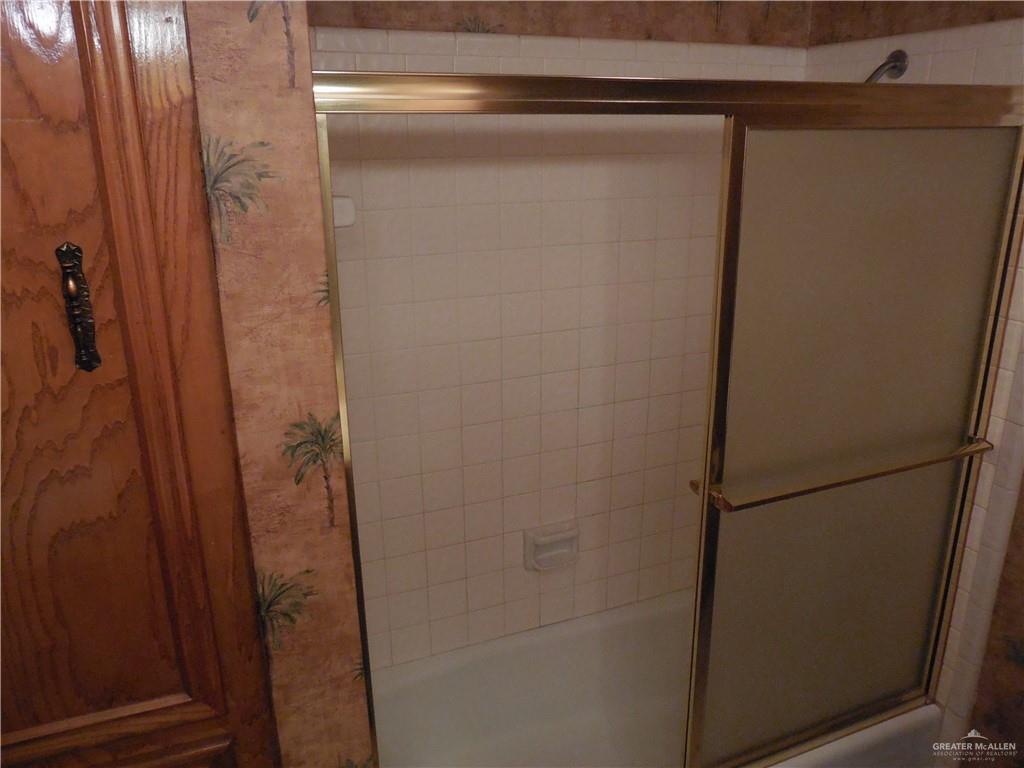 McAllen, Texas 78504, United States, 3 Bedrooms Bedrooms, ,3 BathroomsBathrooms,Residential,Pending,60402