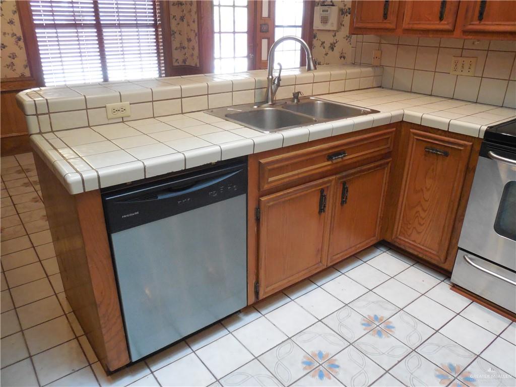 McAllen, Texas 78504, United States, 3 Bedrooms Bedrooms, ,3 BathroomsBathrooms,Residential,Pending,60402