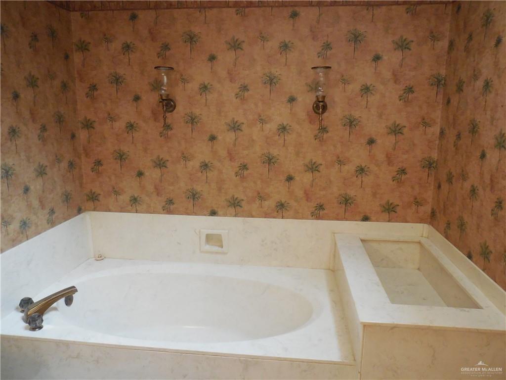 McAllen, Texas 78504, United States, 3 Bedrooms Bedrooms, ,3 BathroomsBathrooms,Residential,Pending,60402