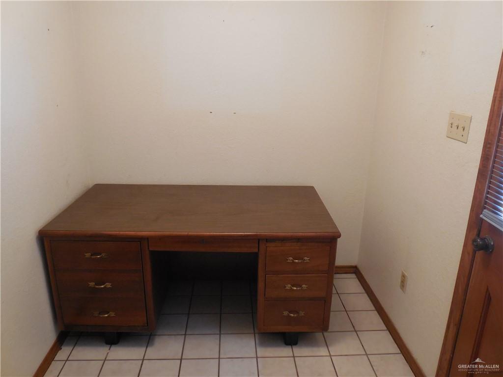 McAllen, Texas 78504, United States, 3 Bedrooms Bedrooms, ,3 BathroomsBathrooms,Residential,Pending,60402