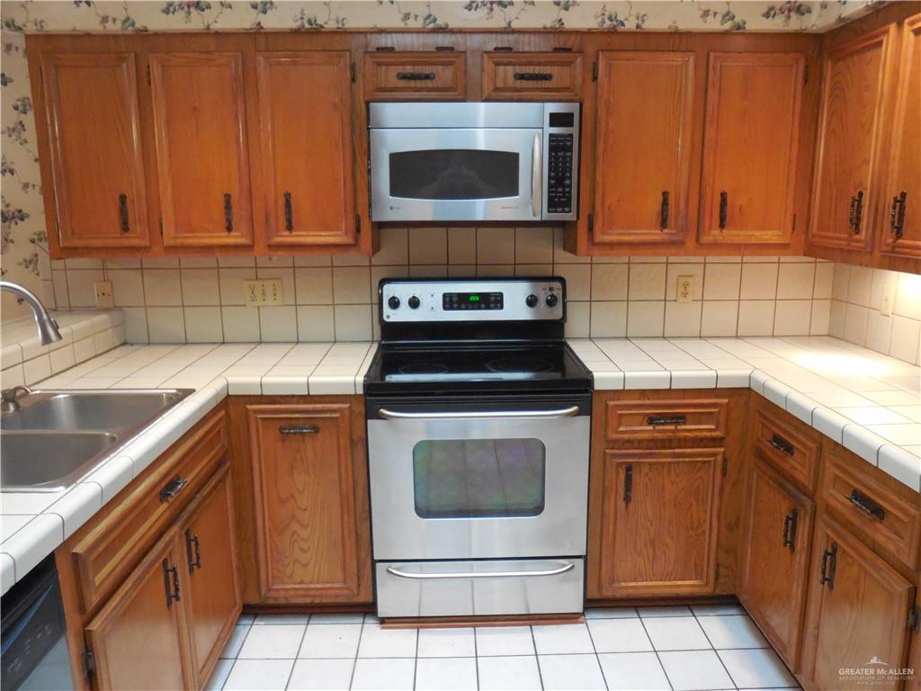 McAllen, Texas 78504, United States, 3 Bedrooms Bedrooms, ,3 BathroomsBathrooms,Residential,Pending,60402