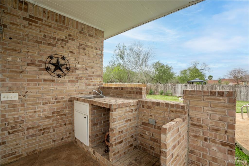 2722 Wildwood Drive, Weslaco, Texas image 34