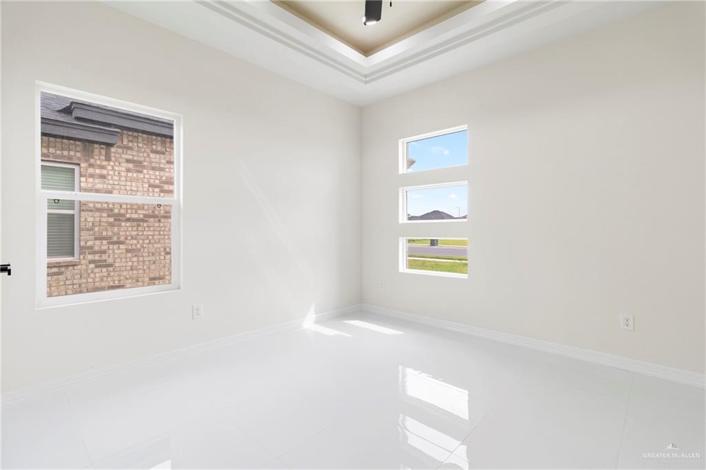 5933 N Gira Del Sol Street, Edinburg, Texas image 13