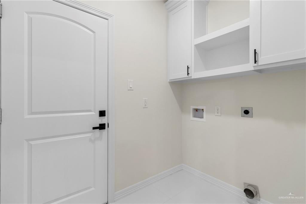 5933 N Gira Del Sol Street, Edinburg, Texas image 15