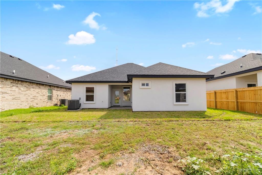 5933 N Gira Del Sol Street, Edinburg, Texas image 16