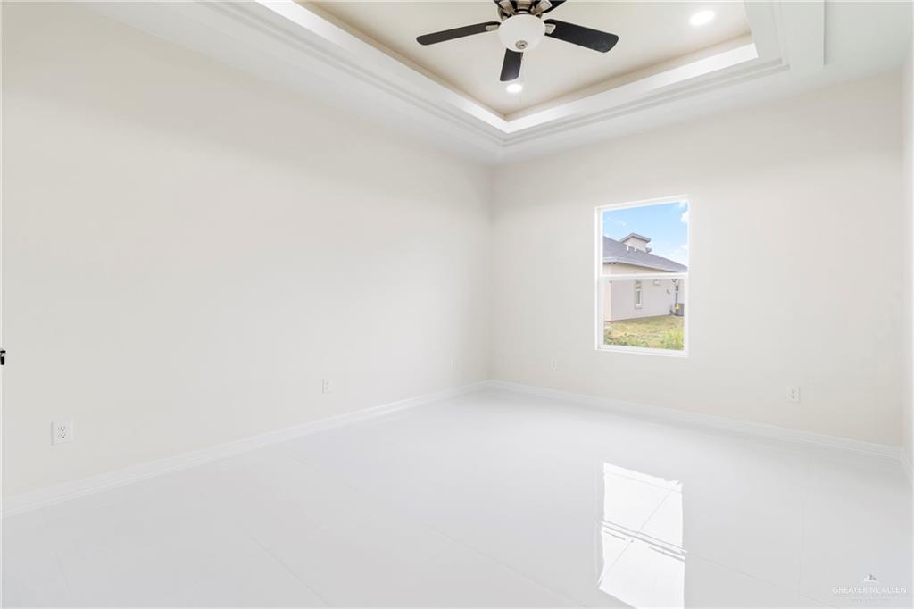 5933 N Gira Del Sol Street, Edinburg, Texas image 9