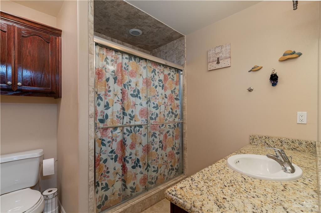 1014 Emerald Drive, Weslaco, Texas image 11