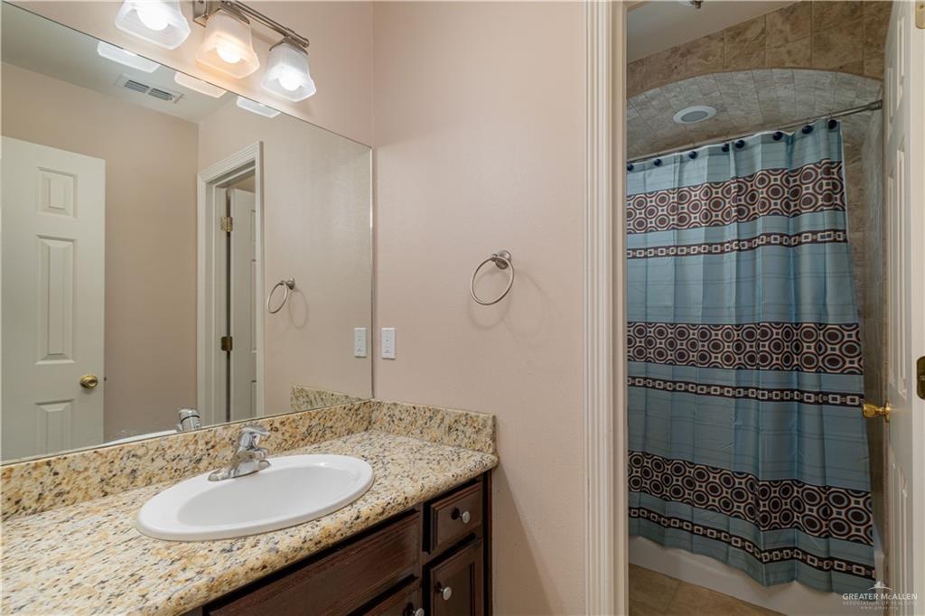 1014 Emerald Drive, Weslaco, Texas image 14