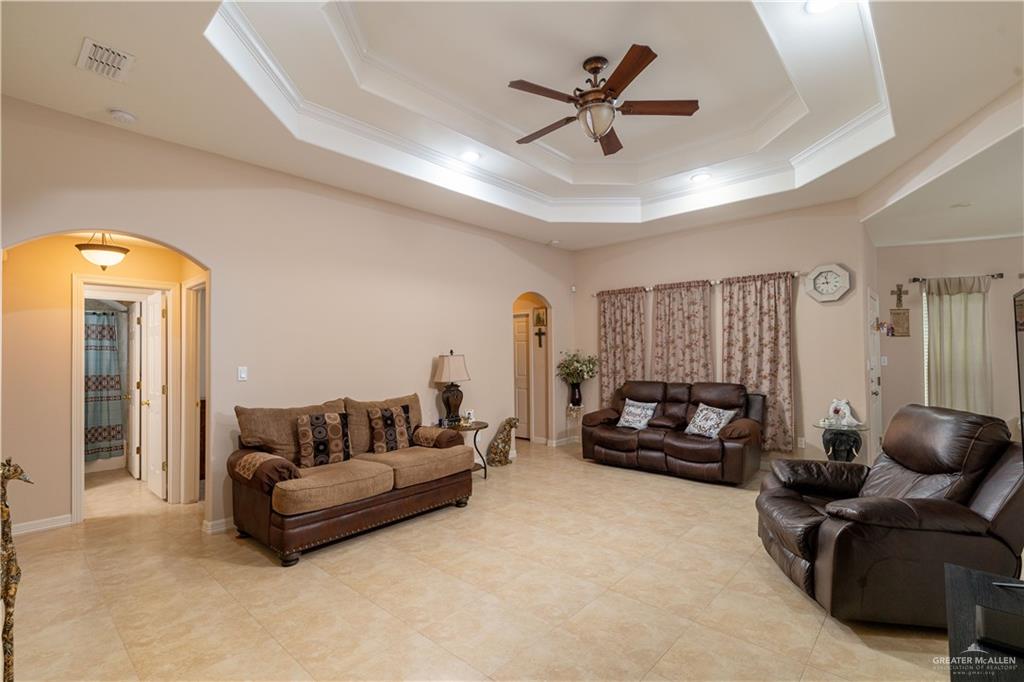 1014 Emerald Drive, Weslaco, Texas image 3