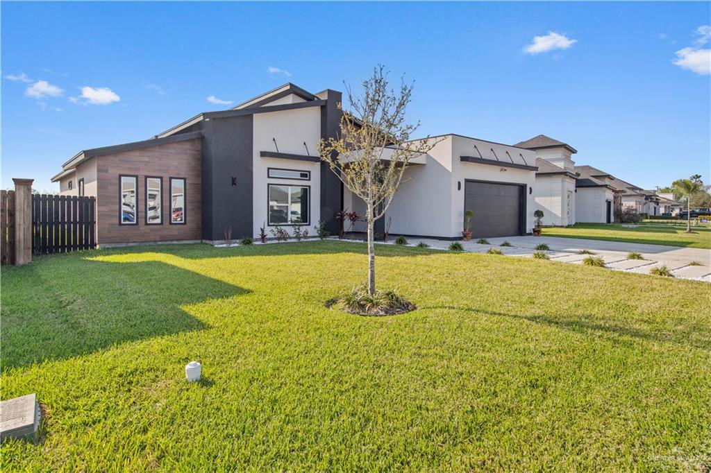 7024 Lago Vista Boulevard, Brownsville, Texas image 2