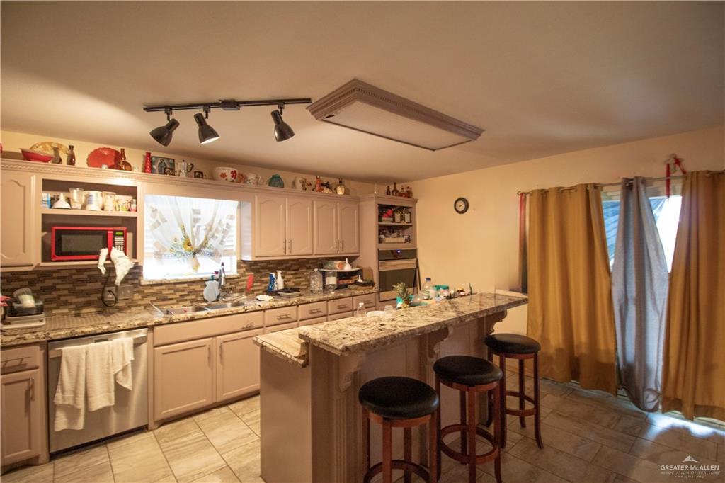 1007 E Solar Drive, Mission, Texas image 6