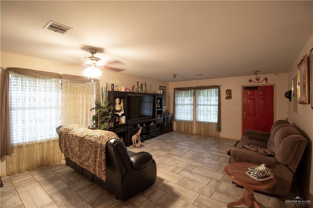 1007 E Solar Drive, Mission, Texas image 3