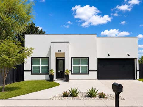 Photo of 313 E 1st Street, San Juan, TX 78589 (MLS # 512829)