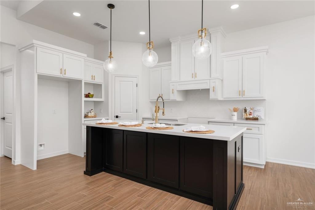 2019 Blue Sky Drive, Weslaco, Texas image 5