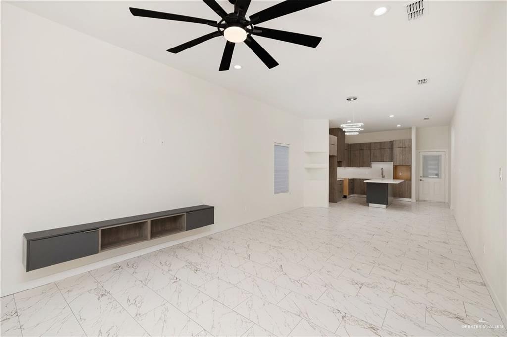 230 W Longoria Drive
