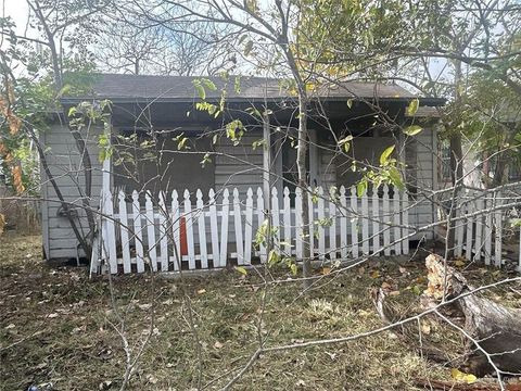 Photo of 405 Hiawatha Street, Corpus Christi, TX 78405 (MLS # 492932)