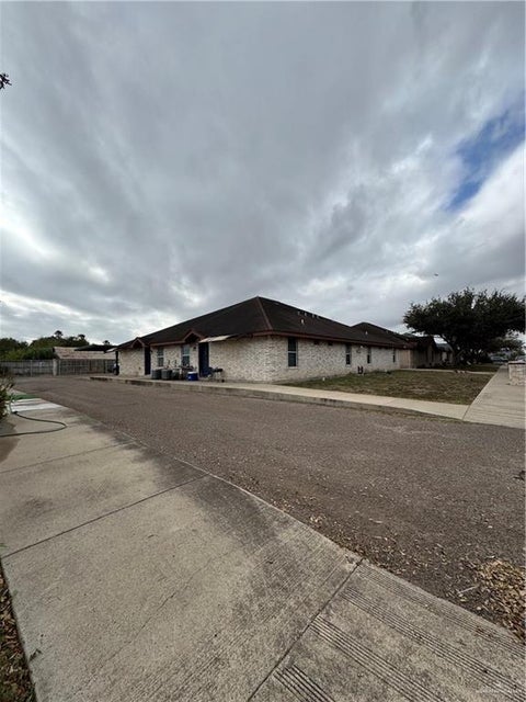 Multifamily For Sale - 1504 Prosperity Drive<br/> Hidalgo County, Edinburg, TX 78541