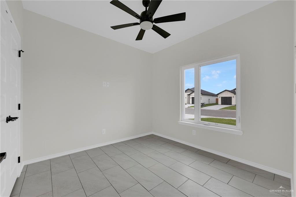 345 Leon Avenue, Elsa, Texas image 11