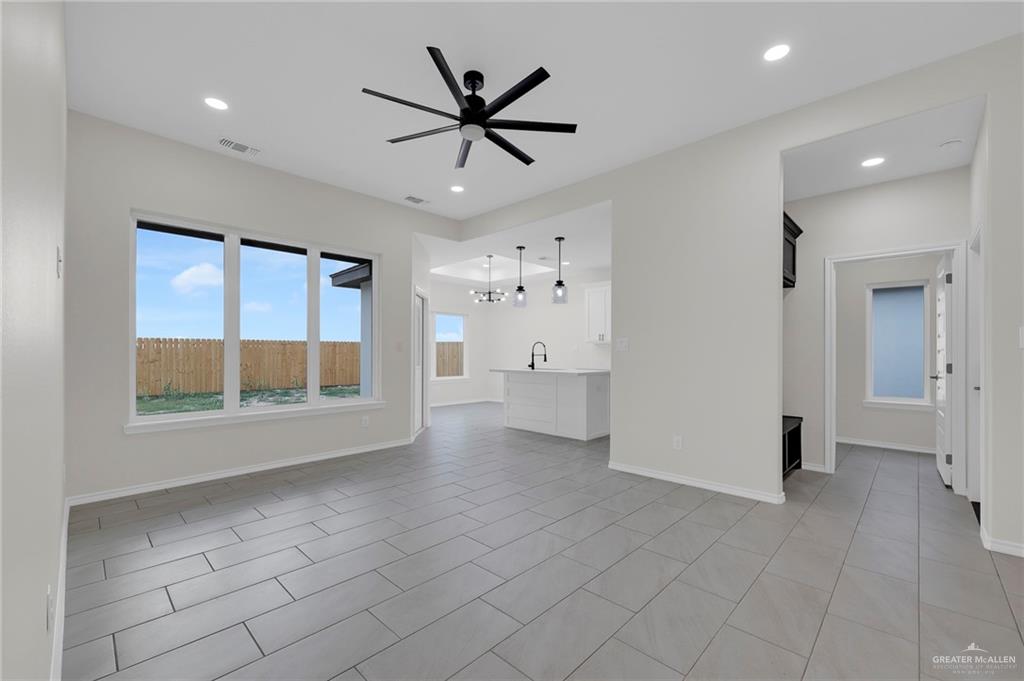 345 Leon Avenue, Elsa, Texas image 7