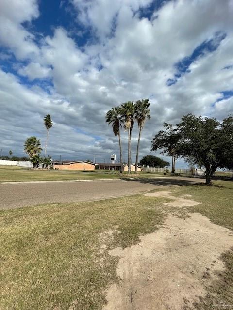 3637 N Kenyon Road, Edinburg, Texas image 16