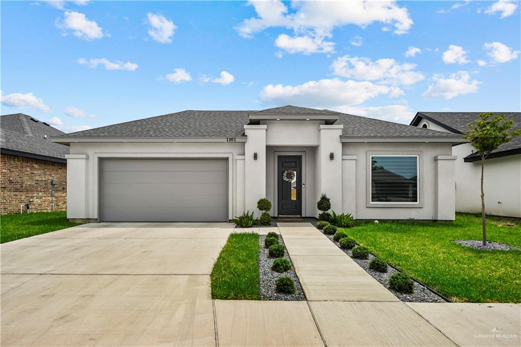 1302 E Encino Avenue, Pharr, Texas image 1