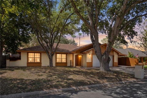 Homes For Sale - 1705 Eagle Avenue<br/> McAllen, TX 78504