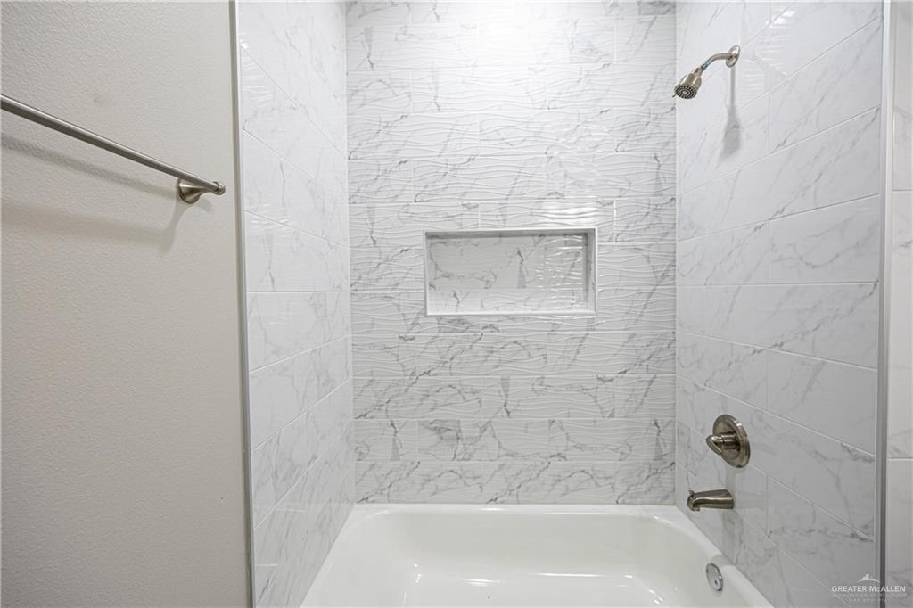 433 Serg Loop, Alamo, Texas image 11