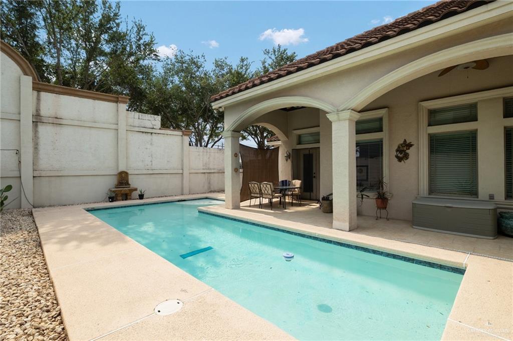 2201 W Rhin Drive, Edinburg, Texas image 18