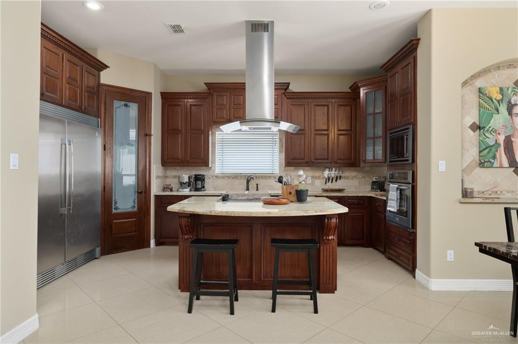 2201 W Rhin Drive, Edinburg, Texas image 8