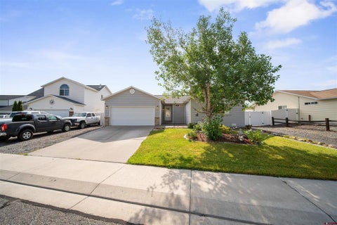 Photo of 818 Cow Bell Court, Montrose, CO 81401 (MLS # 836647)