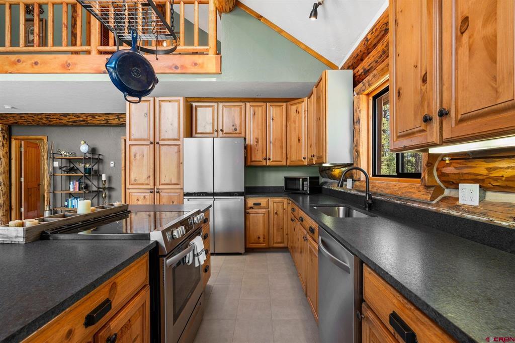 Durango, Colorado 81303, United States, 4 Bedrooms Bedrooms, ,3 BathroomsBathrooms,Residential,Contingent,138232