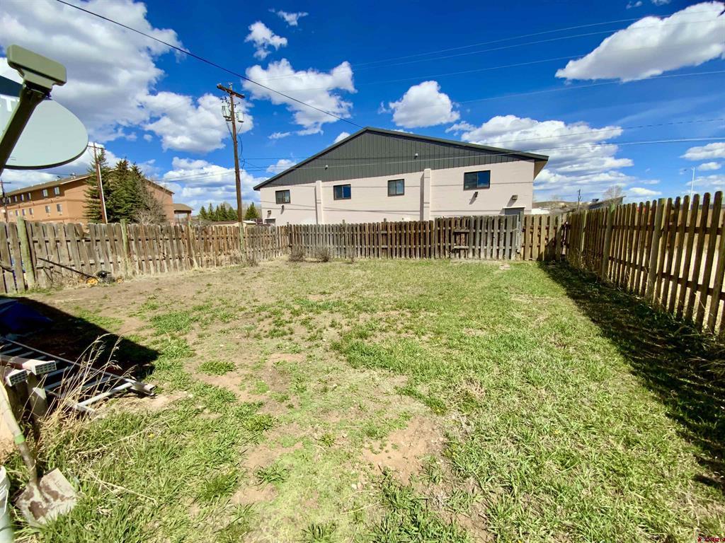 215 W Elizabeth Avenue