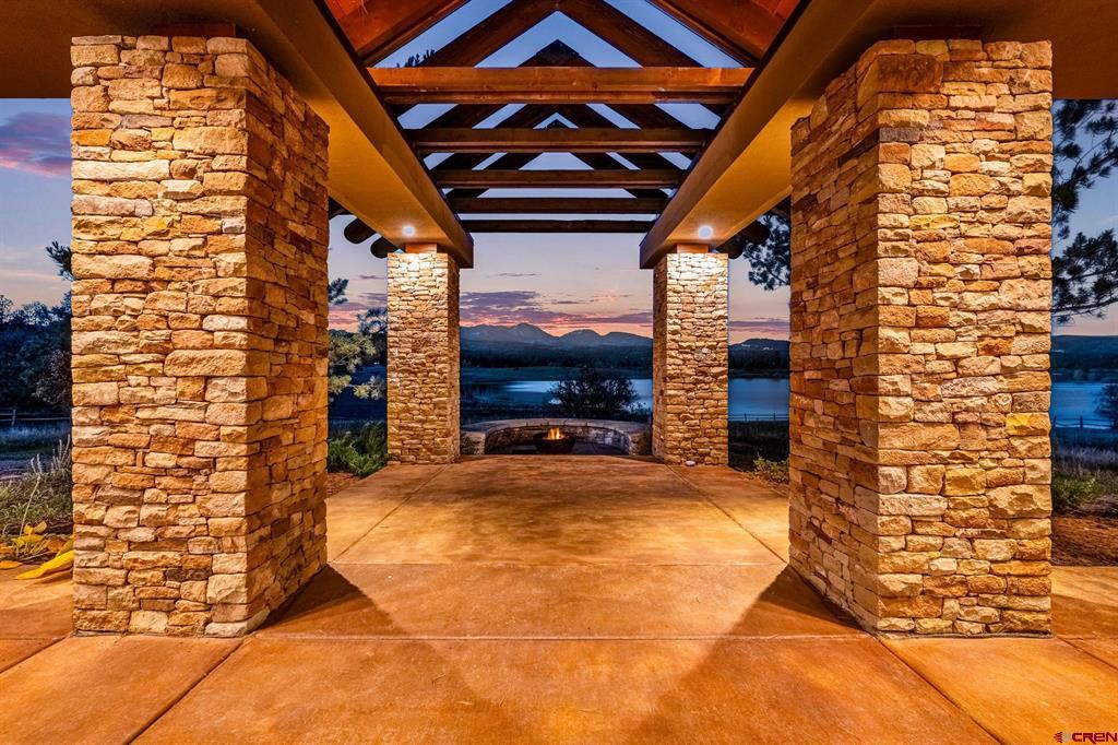 748 S Lakeside Drive