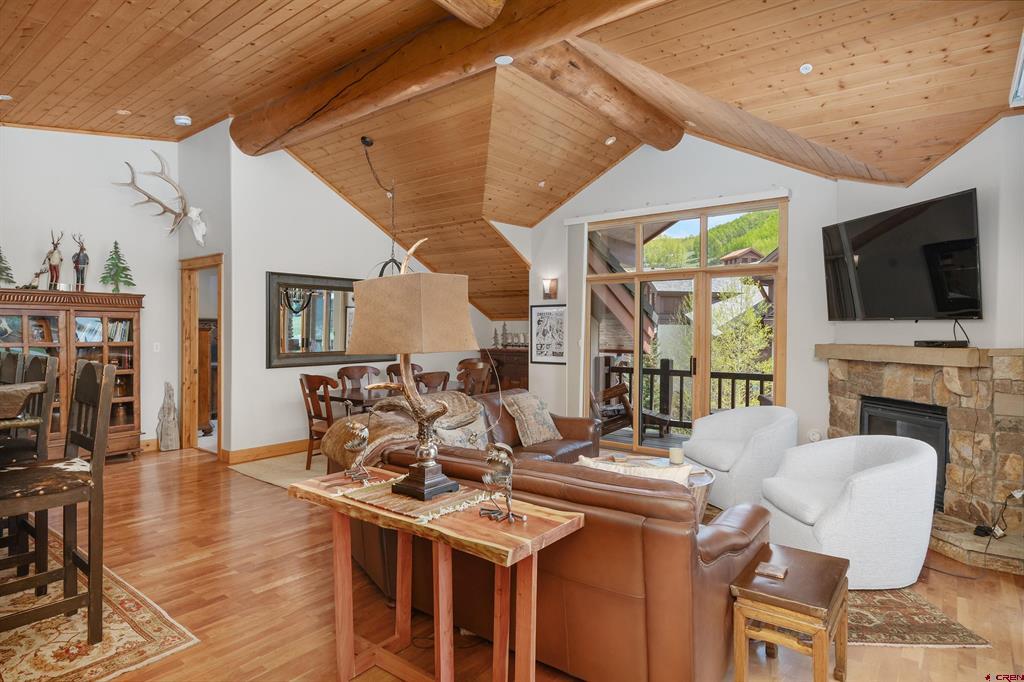 9 Hunter Hill Road 401