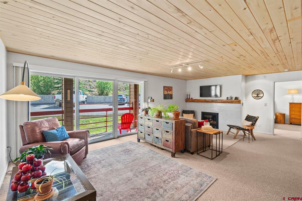 25 Emmons Road 24