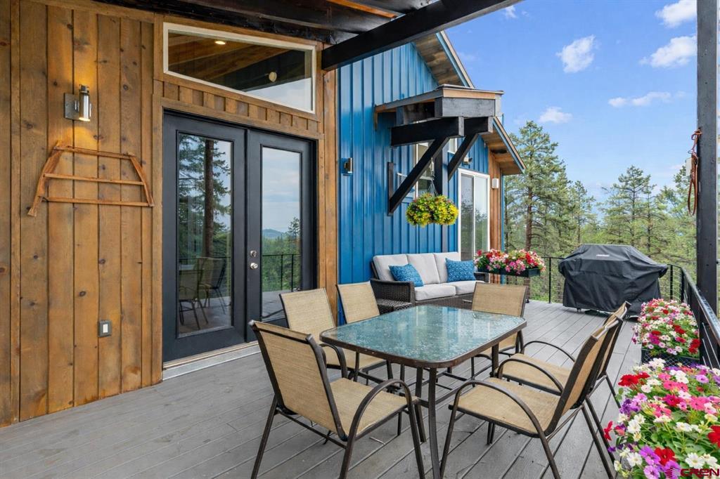 Durango, Colorado, 81301, United States, 3 Bedrooms Bedrooms, ,3 BathroomsBathrooms,Residential,Active,2017084