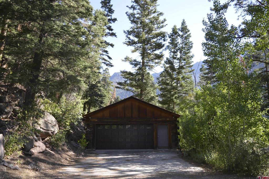 600 N Pinecrest Drive