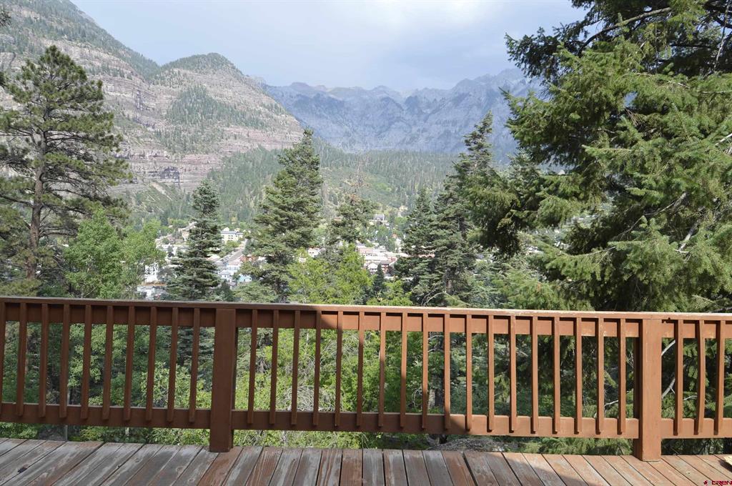 600 N Pinecrest Drive