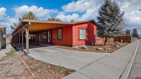 Photo of 1513 Arizona Street, Montrose, CO 81401 (MLS # 831415)