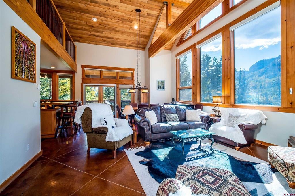 173 Lake Purgatory Drive