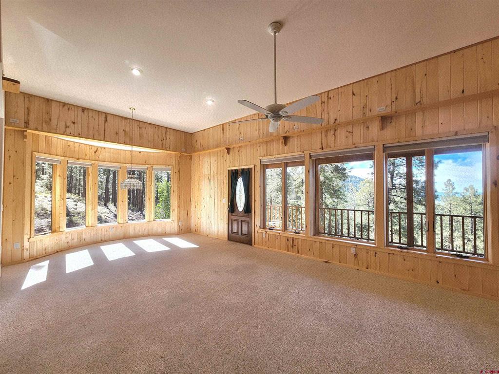 1043 Deer Ridge Drive
